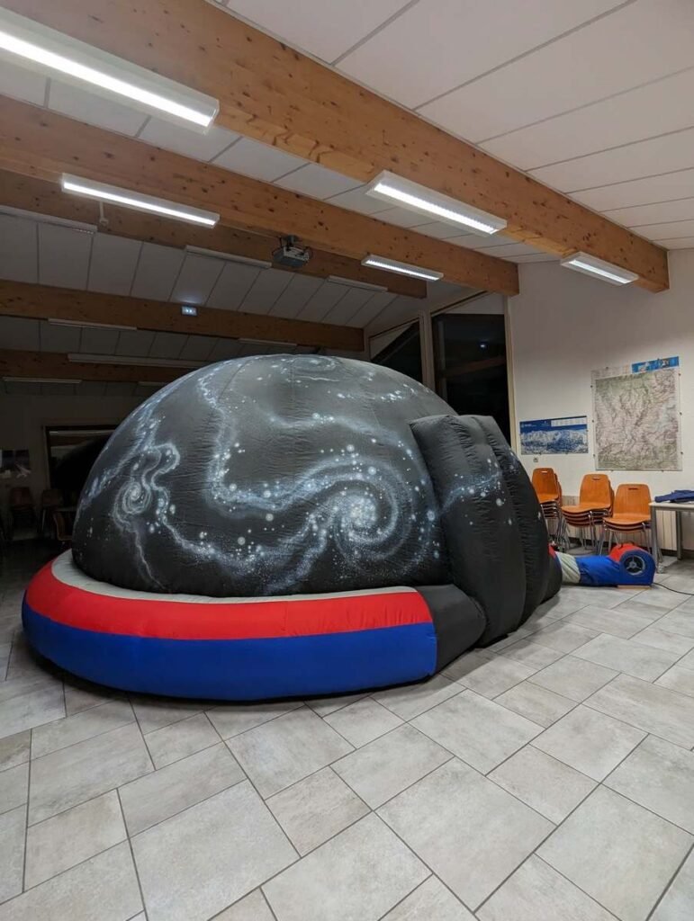 Dôme de planétarium itinérant gonflable
